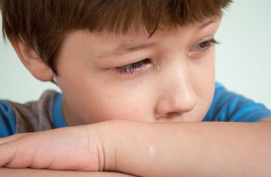Pleurs, colères, nuits agitées : ce que les enfants nous disent avant la rentrée