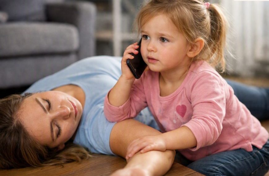 Un enfant de 3 ans sauve sa mère : l&rsquo;incroyable instinct que chaque parent devrait cultiver